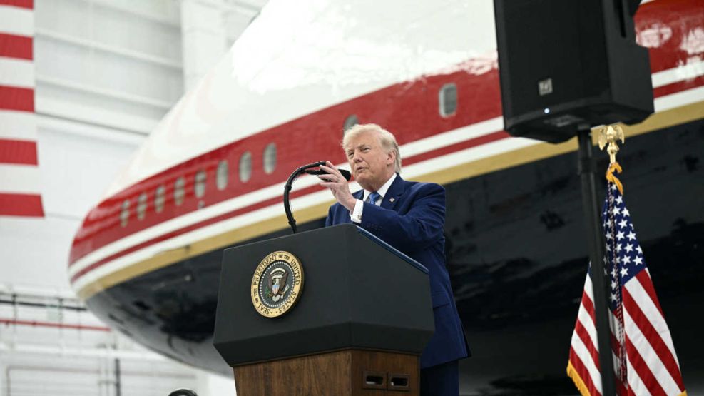 Donald Trump presenta el nuevo Air Force One, obsequio de Qatar 19062026