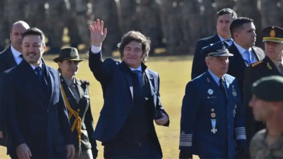 Javier Milei en 2025, en los juramentos por el Día de la Bandera 19062026