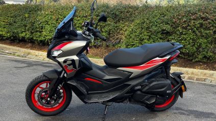Aprilia SR GT 200 Sport