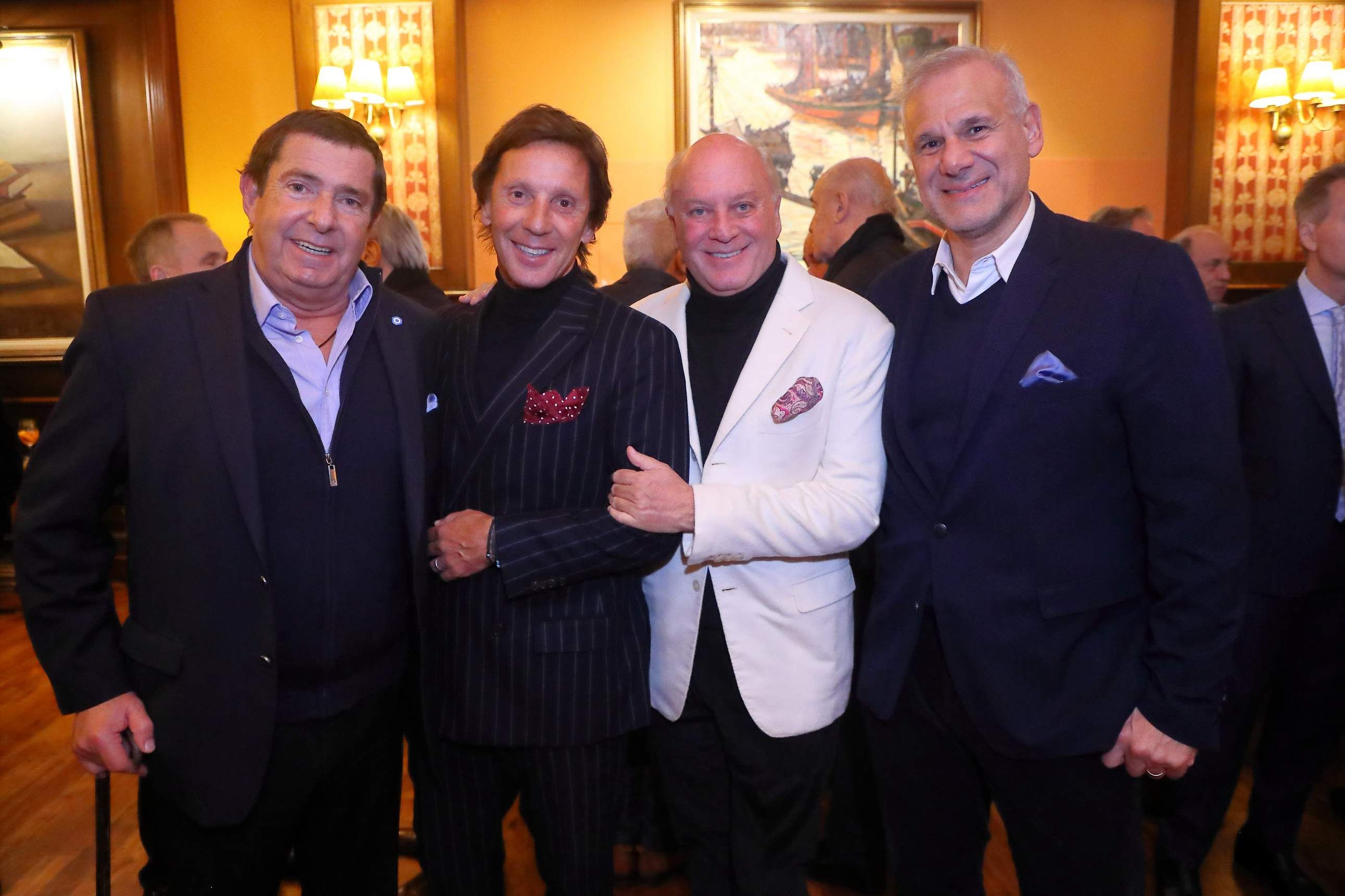 Carlos Giovanelli, Alejandro Gravier, Martín Cabrales y Luis Galli en Casa Castañón.