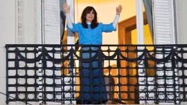 Banderazo con tres consignas: dardos a Kicillof, Cristina candidata y unidad con condiciones