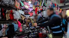 Desnudaron a "La Juanita": ARCA y la Policía confiscaron 123 millones en ropa floja de papeles