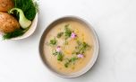 Sopa de papa e hinojo: la receta reconfortante y elegante para los días fríos
