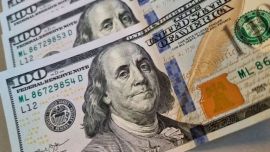 Más allá de la creciente demanda de dólares, afirman que, “el dólar se va a mantener en el rango entre los 1.400 y $1.500”