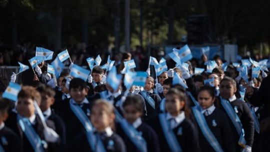 Aulas celestes y blancas: Corrientes no suspenderá las clases por el Mundial y permitirá ver los partidos en las escuelas