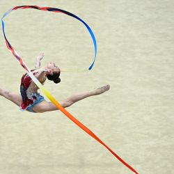 La bielorrusa Darya Viarenich compite en la prueba individual de cinta de la Copa Mundial de Gimnasia Rítmica 2026 en Pekín, China. | Foto:Wang Zhao / AFP