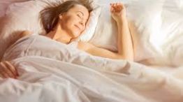 Cuáles son los beneficios sobre dormir en camas separadas.  