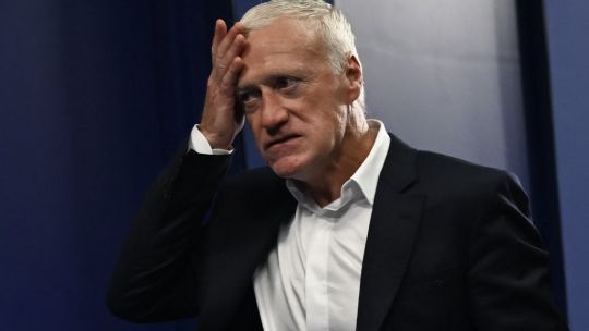 Falleció la madre de Didier Deschamps, entrenador de la Selección de Francia, y no estará en el cruce frente a Noruega