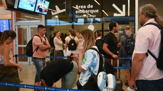 El sueño mundialista: más de la mitad de los argentinos viaja sin entrada