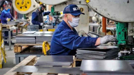 El Gobierno flexibilizó la importación de maquinaria usada, sin embargo, “hay un 60% de máquinas paradas en Argentina”