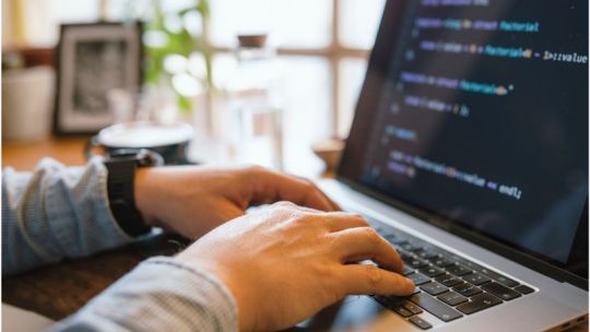 Kolibri: la nueva apuesta de Konecta para integrar la IA en las empresas
