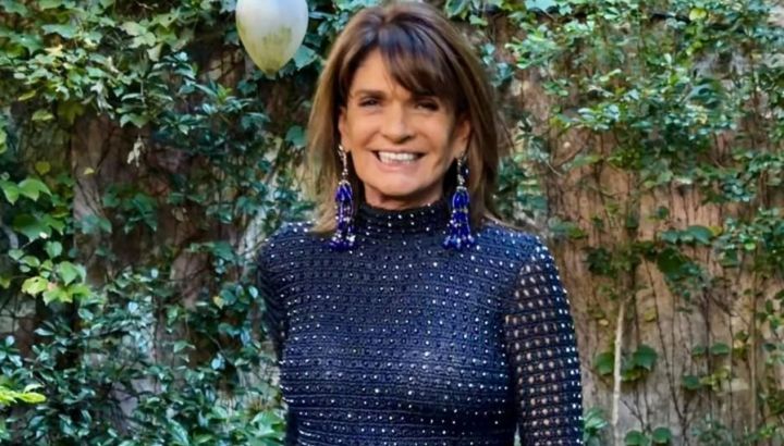 Teresa Calandra marca tendencia con su look cozy con cuero, ideal para mujeres +70