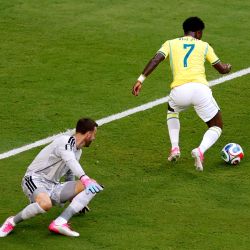 Vinicius Junior de Brasil anota el primer gol de su equipo durante el partido del Grupo C de la Copa Mundial de la FIFA 2026 entre Escocia y Brasil en el Estadio de Miami en Miami Gardens, Florida. | Foto:Michael Reaves/Getty Images/AFP