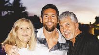 Lionel Messi junto a sus padres, Jorge y Celia