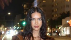 Zaira Nara impone el conjunto pijamero en las calles de Estados Unidos