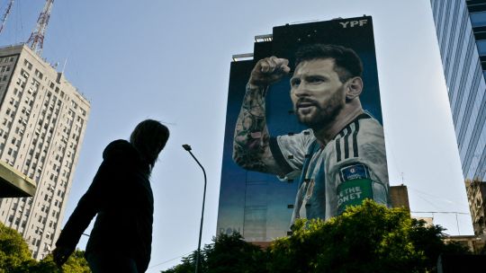 Messi celebrates 39th birthday at the top of the world