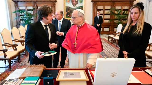 Javier Milei, Papa León XIV y Karina Milei 24062026
