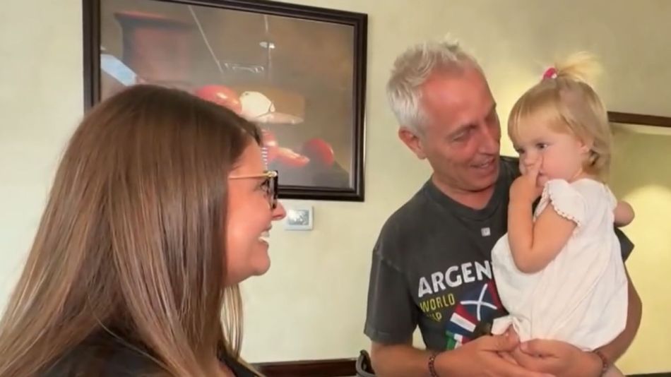Marley y Milenka con Kasandra, la mujer que llevó su embarazo