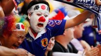 Video: los hinchas japoneses se argentinizan en el Mundial y bailan cumbia villera