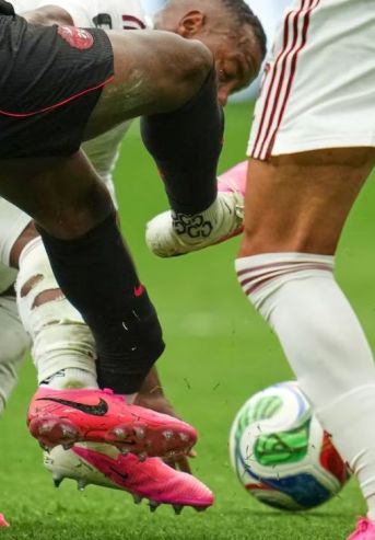 Assim Madibo lesionó a Ismael Koné