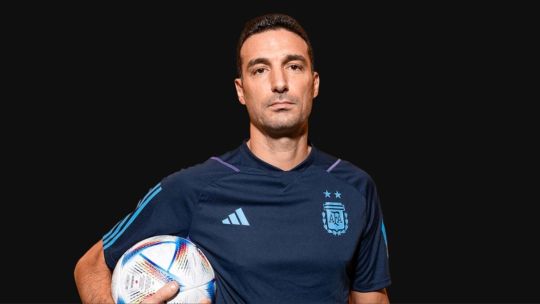 La evolución táctica del fútbol argentino: de los pioneros estratégicos al ajedrez moderno de Lionel Scaloni