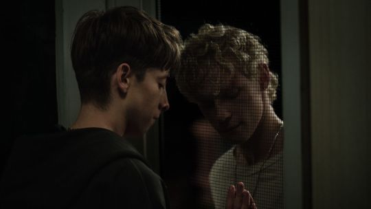"Leviticus: Ritual de Sangre" llega a los cines con un thriller que expone la homofobia desde el terror psicológico