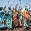Fotogaleria Mujeres refugiadas sudanesas interpretan canciones y danzas tradicionales durante un acto conmemorativo del Día Mundial del Refugiado en el campamento de refugiados de Ura, en la zona de Asosa, región de Benishangul-Gumuz, Etiopía