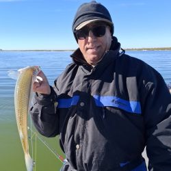 Las lagunas siguen brindado buen pique de pejerreyes a pesar del frío, aunque algunas registran mermas en la cantidad de capturas. 