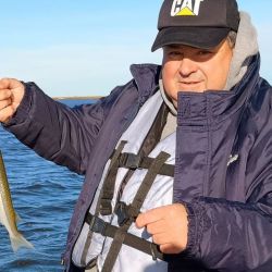 Las lagunas siguen brindado buen pique de pejerreyes a pesar del frío, aunque algunas registran mermas en la cantidad de capturas. 
