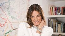 Nequi Galotti marca tendencia con su look Príncipe de Gales, ideal para el invierno