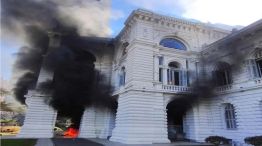 Militantes del MTE, prendieron fuego la municipalidad de La Plata 26062026