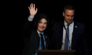 Manuel Adorni y Javier Milei