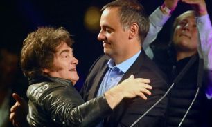 Manuel Adorni y Javier Milei