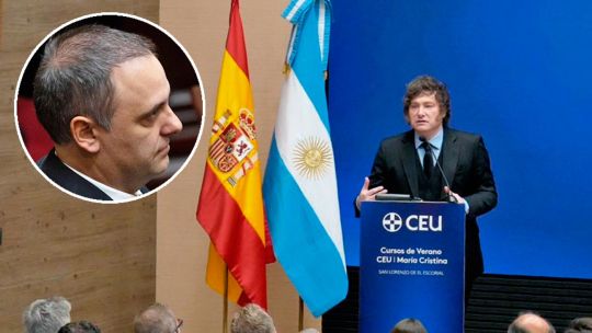 Milei regresa de Madrid y lo recibe una tormenta de versiones sobre la salida de Adorni