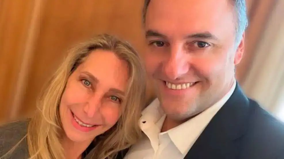 Karina Milei y Manuel Adorni, en tiempos felices de LLA.