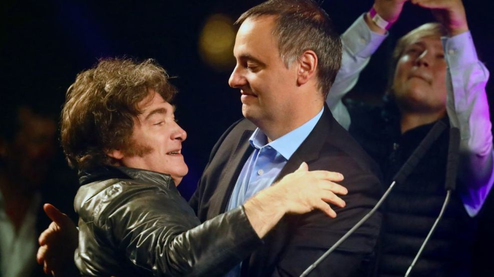 Manuel Adorni y Javier Milei