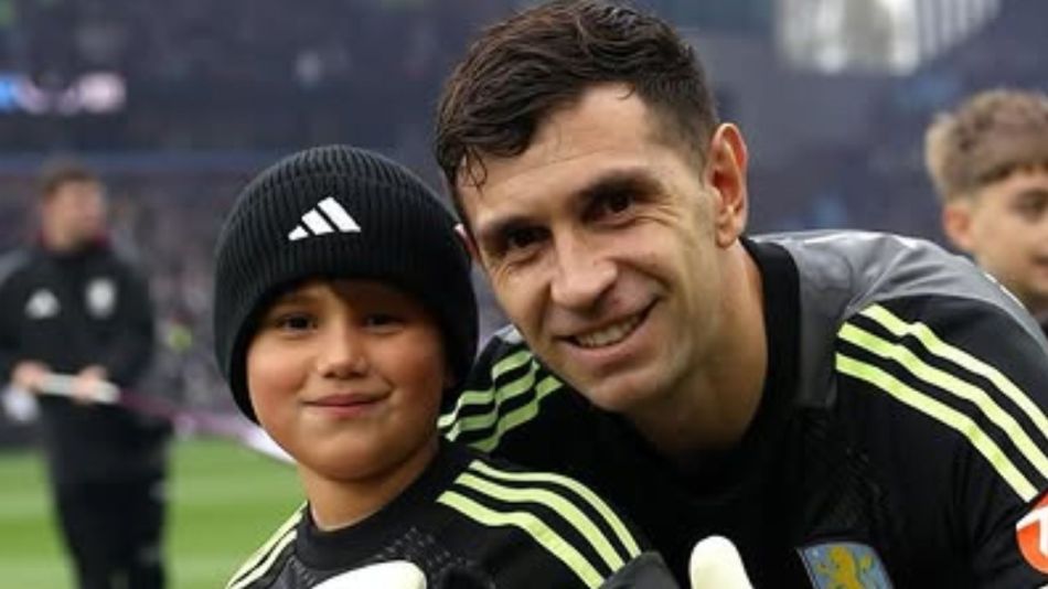 Dibu Martínez y su hijo, Santino