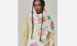 Bufanda acolchada: el accesorio que te ayuda a levantar los outfits de inverno