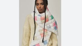 Bufanda acolchada: el accesorio que te ayuda a levantar los outfits de inverno