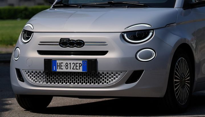 Así es el nuevo Fiat 500 descapotable