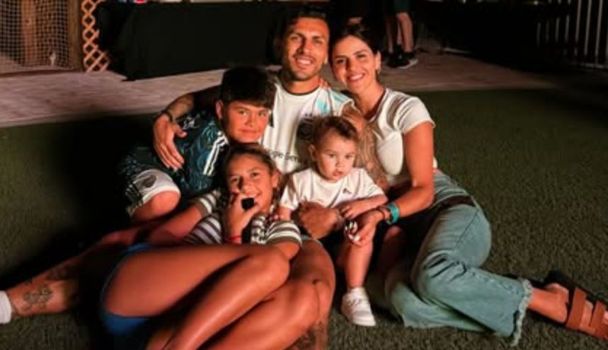 Leandro Paredes junto a su familia
