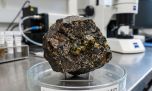 Descubren una valiosa piedra preciosa oculta en un meteorito de Marte
