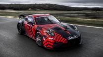 Con motor bóxer de 520 CV y caja secuencial: así es el Porsche 911 GT4 R
