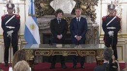 El Presidente Javier Milei toma juramento al nuevo Jefe de Gabinete, Diego Santilli 30062026