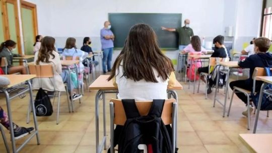 Cursó cinco años en una escuela Montessori y ahora debe rendir toda la secundaria para validar sus estudios