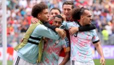 Youri Tielemans celebra su gol en Bélgica vs Senegal