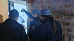 El momento en que la Policía ingresa al lugar