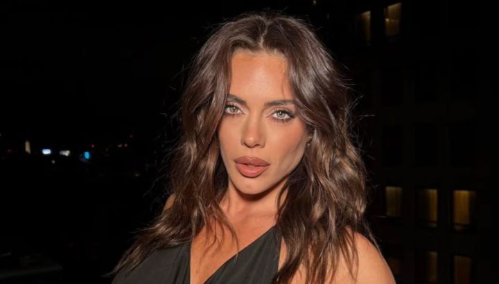 El nuevo look de Emilia Attias: flequillo y cuero