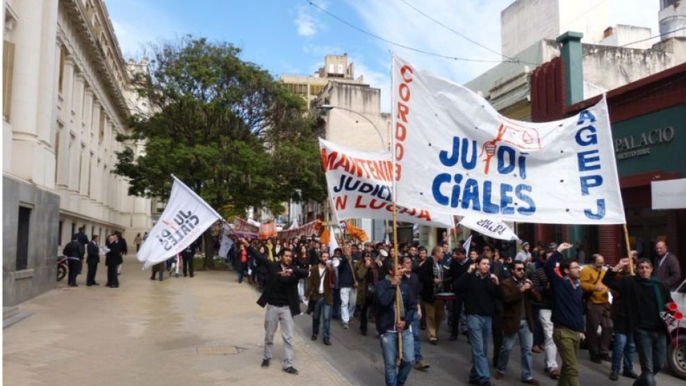 conflicto salarial judiciales