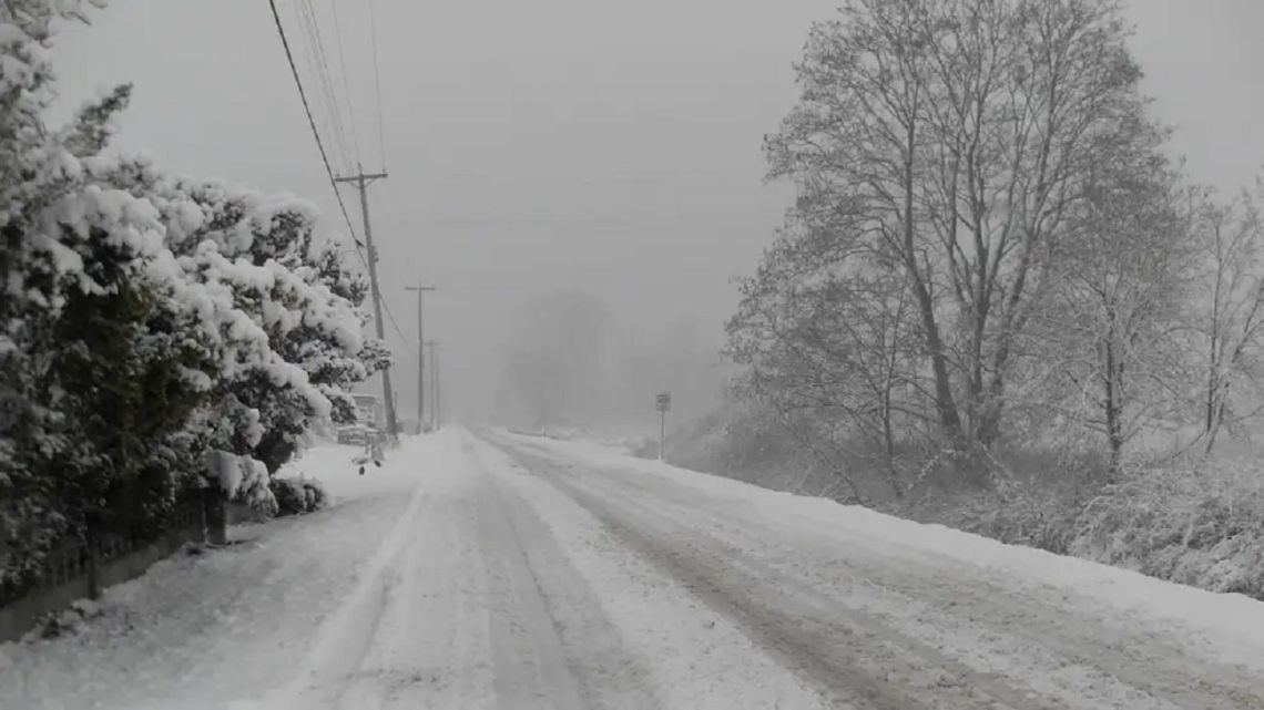 La ola polar dejó postales blancas en distintos puntos del país: dónde ya nevó